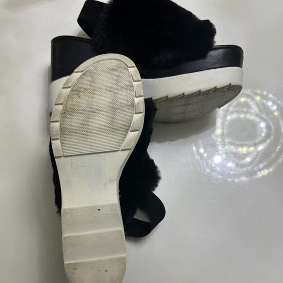 Forever 21 Black Faux Fur Platform Sandals Fluffy Wedge Slides Women’s Size 7M - Picture 6 of 6